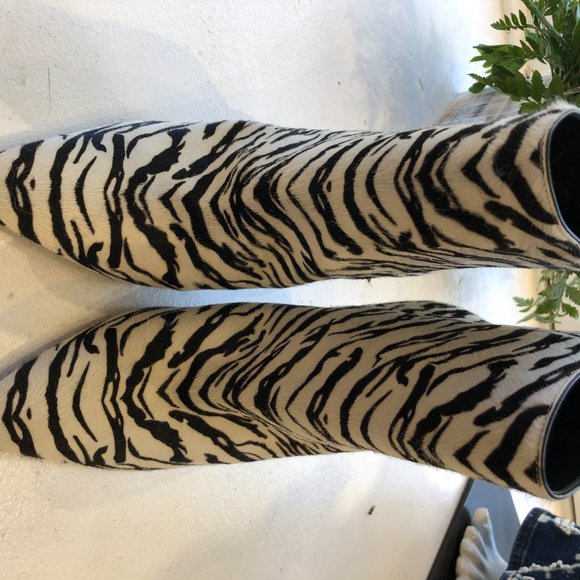 Saint Laurent Zebra Heeled Boot - Picture 3 of 5
